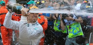 Nico Rosberg jubelt nach seinem Triumph in Monaco Nico Rosberg, Mercedes, Silberpfeil