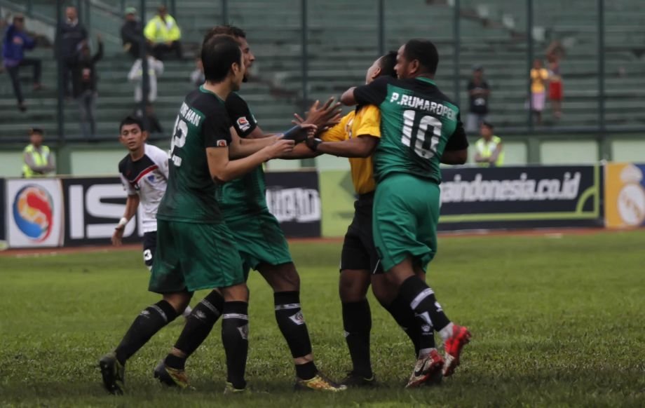 Pieter Rumaropen (Persiwa Wamena)