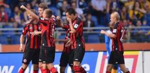 Die Frankfurter Eintracht wie sie feiert und lacht Eintracht Frankfurt,Bundesliga
