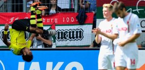 Pierre-Emerick Aubameyang bejubelt seinen ersten Bundesliga-Treffer Pierre-Emerick Aubameyang,borussia,dortmund,bvb,fc,augsburg,