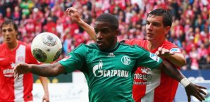 Jefferson Farfan und Christoph Moritz im Duell Farfan,Moritz