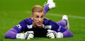 Joe Hart am Boden joe,hart,manchester,city,bayern,münchen