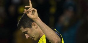 Robert Lewandowski könnte bei einem Wechsel zum FC Bayern richtig Kasse machen Lewandowski
