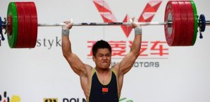 Lyu Xiaojun stellte einen neuen Weltrekord in seiner Gewichtsklasse auf. Lyu
