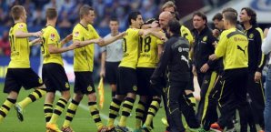 Derbysieg für den BVB: Nuri Sahin traf aus der Distanz und ließ sich feiern. Sahin,BVB