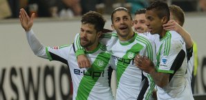 Der VfL Wolfsburg geht nach einem intensiven Spiel als Sieger vom Feld VfL Wolfsburg,Bundesliga,Fussball