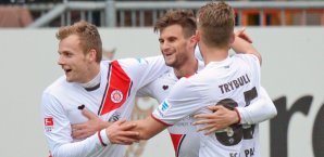 Doch kein Sieg auf der Alm: Der FC St. Pauli verschenkte den schon sicher geglaubten Sieg gegen Bielefeld FC St. Pauli,2. Bundesliga,Fussball