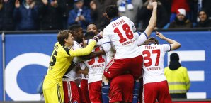 Dank einem Eigentor darf der HSV weiter hoffen Hamburger SV