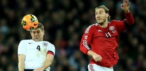 Nicklas Bendtner (r.) hat's faustdick hinter den Ohren Nicklas Bendtner