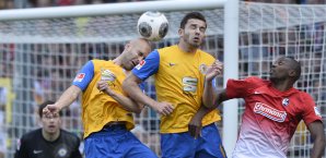 Braunschweigs Vrancic bracht den SC Freiburg ungewollt mit einem Eigentor in Führung , Damir