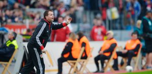 Sascha Lewandowski holt den ersten Dreier als Trainer bei Bayer Bayer Leverkusen
