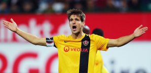 Romain Bregerie verursachte und verwandelte einen Elfmeter Romain Bregerie