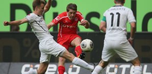 Andreas Lambertz (M.) bleibt bei der Fortuna Andreas Lambertz