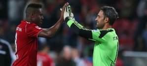 Geschafft! Bernardo De Oliveira (l.) und Ramazan Özcan sind erleichtert Bernardo De Oliveira, Ramazan Özcan