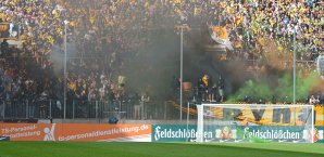 Dynamo Dresden steigt ab, während des Spiels drehen manche Fans durch Dynamo Dresden