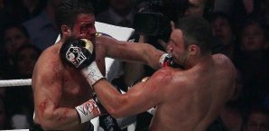 Manuel Charr hatte gegen Vitali Klitschko keine Chance Manuel Charr, Vitali Kltischko