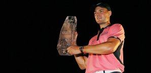 Martin Kaymer mit der Trophäe der Players Championship Martin Kaymer