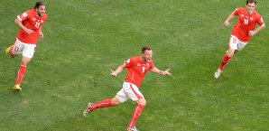 Haris Seferovic (M.) sorgte in letzter Minute für den Sieg Haris Seferovic