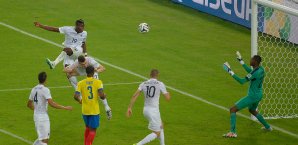 Paul Pogba vergibt die Chance zum Siegtreffer Paul Pogba