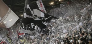 Die Pauli-Fans trieben ihre Mannschaft zu einer starken Leistung an Sankt Pauli, Millerntor