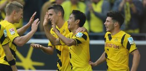 Shinji Kagawa (2. v. r.) traf gleich bei seinem Saisondebüt für den BVB Shinji Kagawa