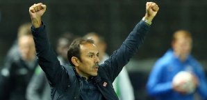 Jos Luhukay kann sich über den Sieg seiner Hertha gegen den HSV freuen Jos Luhukay