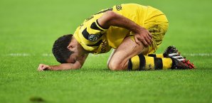Papastathopoulos Sokratis verletzte sich bei seiner eigenen Attacke gegen Andre Hahn Papastathopoulos Sokratis