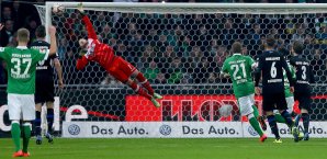 Zlatko Junuzovic (4.v.r.) erzielte ein Traumtor zur frühen Bremer Führung Zlatko Junuzovic