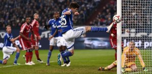 Irgendwie wollte der Ball nicht den Weg ins Tor der Hamburger finden Schalke 04