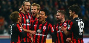 Alex Meier (2.v.l.) erzielte zwei Treffer gegen den HSV Alex Meier