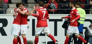 Der FSV Mainz feiert einen Befreiungsschlag FSV Mainz, Eintracht Frankfurt