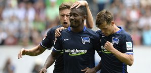 Salomon Kalou traf vom Punkt zum Sieg für die Hertha gegen Augsburg Salomon Kalou