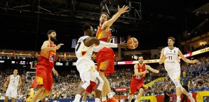 Dennis Schröder musste sich im Punkteranking nur Pau Gasol geschlagen geben Dennis Schröder
