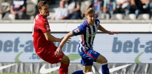 Herthas Weiser lieferte sich im Mittelfeld einen heißen Kampf mit Christian Gentner Hertha BSC
