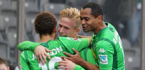 Die Gladbach-Spieler feiern den Sieg über Hertha Borussia Mönchengladbach