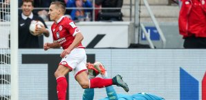 Pablo de Blasis feiert sein Tor zum 1:0 gegen den VfL Wolfsburg Pablo de Blasis