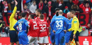Giulio Donati sah wegen einer Tätlichkeit die Rote Karte Giulio Donati
