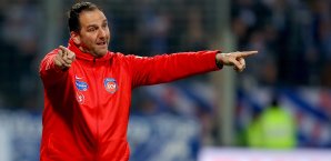 Frank Schmidt und der FC Heidenheim klettern durch den Sieg über Fürth vorerst auf den siebten Tabellenplatz Frank Schmidt
