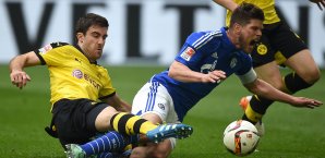 Im umkämpften Revierderby trennen sich Schalke und Dortmund 2:2-Unentschieden Schalke 04, Borussia Dortmund