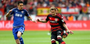 Benjamin Hübner und Stefan Kießling im Laufduell Bayer Leverkusen, FC Ingolstadt