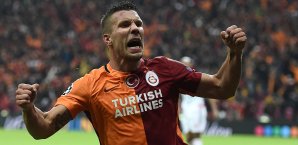 Lukas Podolski traf beim Sieg von Galatasaray selbst und legte drei weitere Tore auf Lukas Podolski