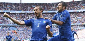 Giorgio Chiellini erzielte per Abstauber das 1:0 für Italien Giorgio Chiellini