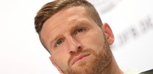 Shkodran Mustafi hat Albanien gratulier Shkodran Mustafi