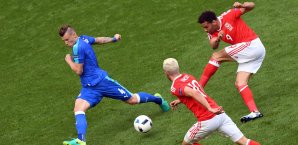 Hal Robson-Kanu traf durch die Beine von Marek Hamsik zum Sieg Wales, Slowakei
