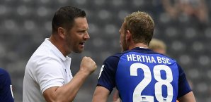 Pal Dardai und seine Mannschaft durften in einer verrückten Schlussphase noch den Sieg bejubeln Hertha BSC, SC Freiburg
