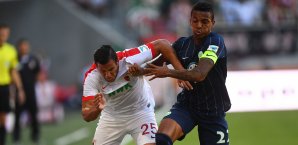 Der VfL Wolfsburg und Luiz Gustavo behielten beim FC Augsburg die Oberhand Luiz Gustavo, Raul Bobadilla