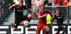 Die Würzburger Kickers und der 1. FC Kaiserslautern führten eine intensive Partie Würzburger Kickers, 1. FC Kaiserslautern