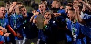 Norbert Elgert hat mit Schalke 04 einen unbefristeten Vertrag abgeschlossen Norbert Elgert