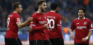 Hannover 96 bejubelt einen Heimsieg gegen Aue Hannover 96