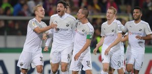 Der SV Sandhausen feiert nach einer turbulenten Partie einen Heimsieg SV Sandhausen
